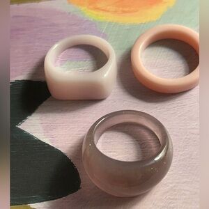 💰Free add to a bundle 3 Acrylic Ring bands (see photos for sizes) 1 gray, 2 pink